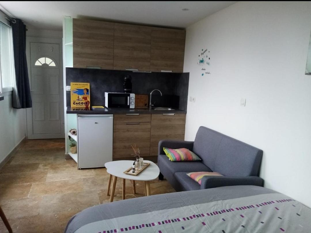 מרסיי Studio D'Environ 20M2, Piscine, Vue Mer, Pour 2 Personnes מראה חיצוני תמונה